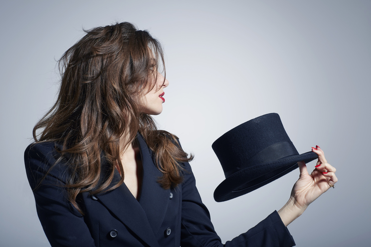 Katherine Mills Mind Reader magic and master of close-up magic