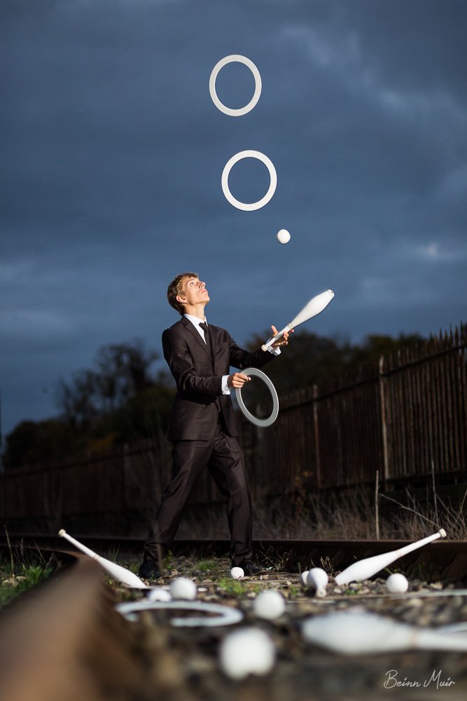 Jon Udry juggling