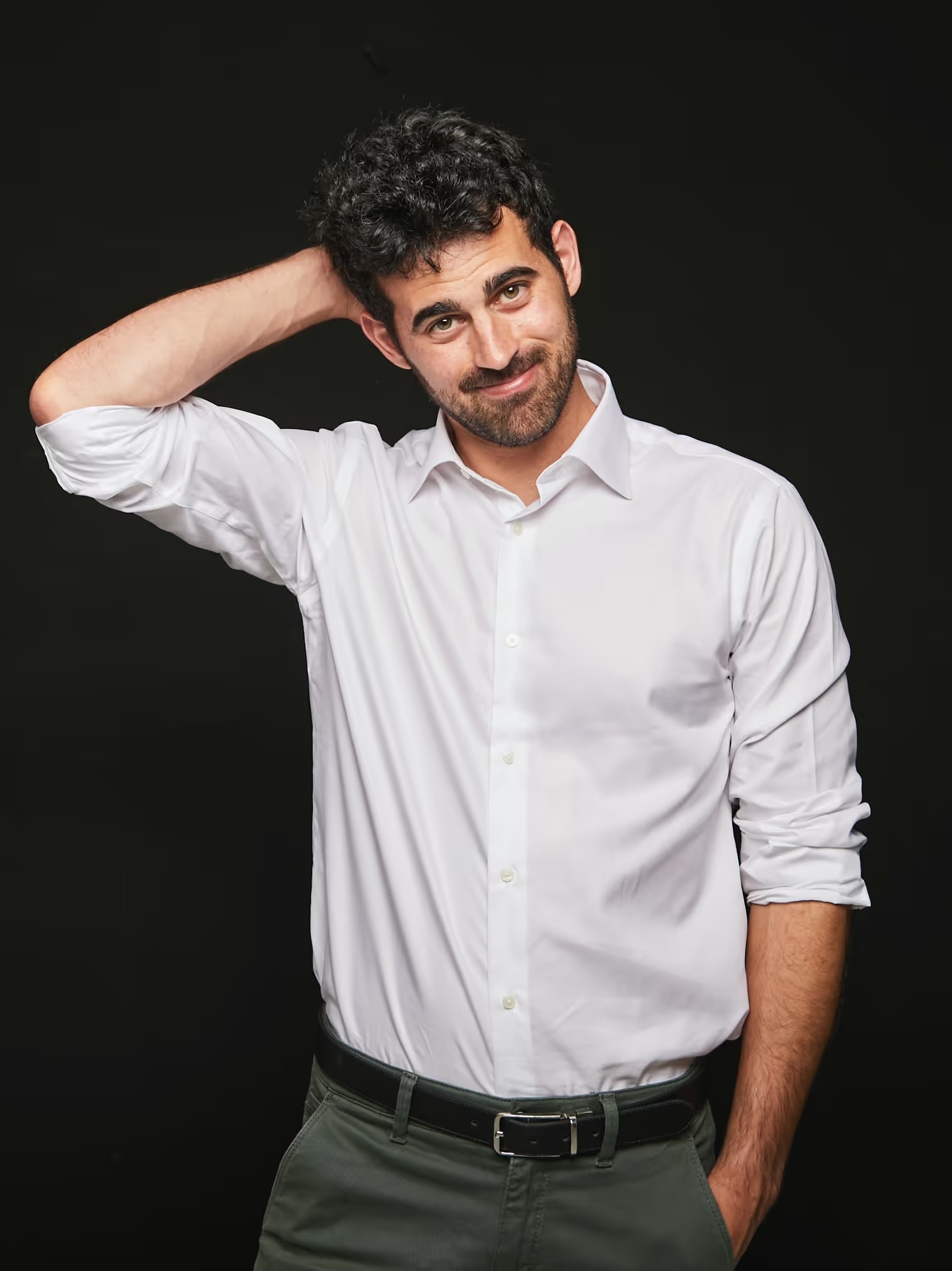 magicuan david bestue in a pose